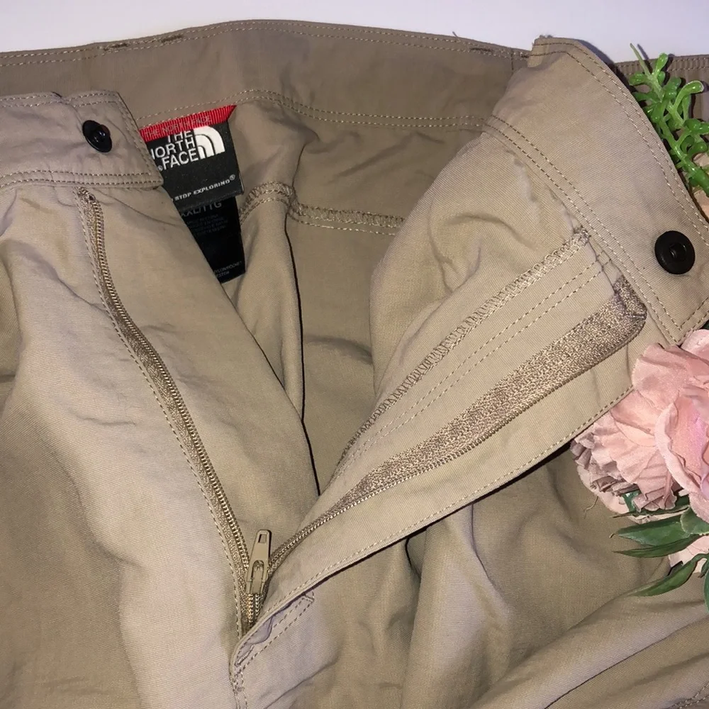 NORTH FACE CARGO SHORTS XXL NYLON NORTH FACE XXL TAN CARGO SHORtS